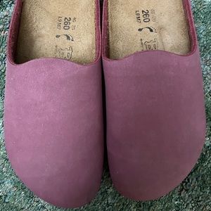 Birki's Clog Closed Toes Sandals Burgundy L9